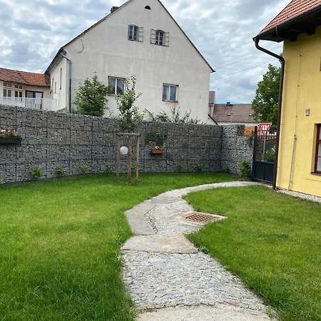 V Jesenické Továrně Apartamento *